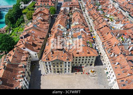 Vue aérienne de Berne, Suisse avec architecture historique et rues pittoresques Banque D'Images
