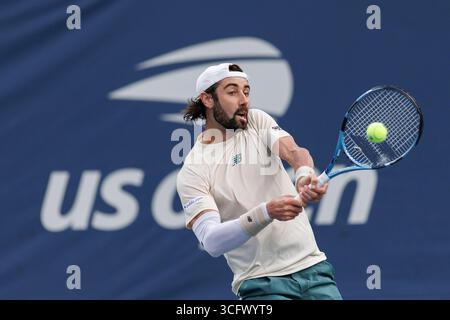 Queens, États-Unis. 24 août 2025. Queens, New York. 24 août 2025 : Jordan Thompson (AUS) lors de l'US Open 2025. Crédit : Corleve/Alamy Live News Banque D'Images