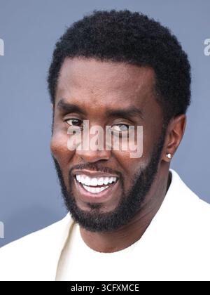 (FILE) Emilio, le mari de Gloria Estefan, menace de poursuivre l’accusateur Diddy pour des accusations de « Freak Off ». LAS VEGAS, NEVADA, États-Unis - 15 MAI : le rappeur, chanteur, acteur, producteur de disques et directeur de disques américain Diddy (Sean Love Combs, également connu sous ses noms de scène Puff Daddy ou P. Diddy) arrive aux Billboard Music Awards 2022 qui se tiennent au MGM Grand Garden Arena le 15 mai 2022 à Las Vegas, Nevada, États-Unis. (Photo de Xavier Collin/image Press Agency) Banque D'Images