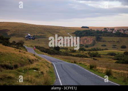 SAS Dauphin binôme travaillant sur SENTA effectuant des manœuvres à bas niveau Banque D'Images