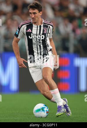 Turin, Italie. 24 août 2025. Andrea Cambiaso de la Juventus lors du match Juventus vs Parma Serie A au stade Allianz de Turin. Le crédit photo devrait se lire : Jonathan Moscrop/Sportimage crédit : Sportimage Ltd/Alamy Live News Banque D'Images