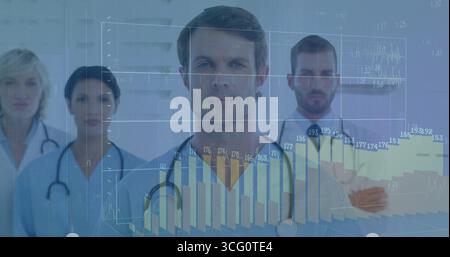 Équipe médicale examinant les graphiques de données dans le couloir de la clinique, avec stéthoscopes et superpositions numériques Banque D'Images