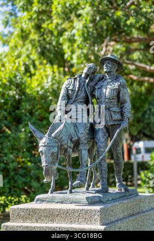 La statue Fromelles d’un soldat sauvé de No Man’s Land pendant la première Guerre mondiale au Sanctuaire du souvenir à Melbourne, en Australie. Banque D'Images