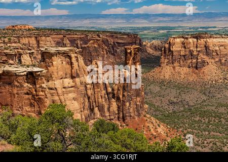 Paysage spectaculaire vu depuis Rim Rock Drive dans Colorado National Monument, Colorado, États-Unis Banque D'Images