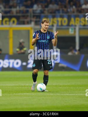 Milan, Turin. 25 août 2025. Nicolò Barella du FC Inter lors de la saison 2025/26 de Serie A italienne, match de football entre le FC Inter et le Torino FC le 25 août 2025 au stade San Siro de Milan, Italie. Crédit : Nderim Kaceli/Alamy Live News Banque D'Images