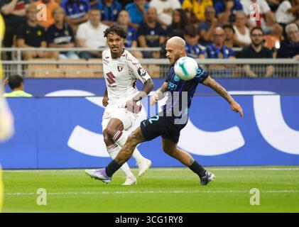 Milan, Turin. 25 août 2025. Valentin Lazzaro du Torino FC lors de la saison italienne Serie A 2025/26, match de football entre le FC Inter et le Torino FC le 25 août 2025 au stade San Siro de Milan, Italie. Crédit : Nderim Kaceli/Alamy Live News Banque D'Images