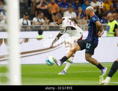 Milan, Turin. 25 août 2025. Cyril Ngonge du Torino FC lors de la saison italienne Serie A 2025/26, match de football entre le FC Inter et le Torino FC le 25 août 2025 au stade San Siro de Milan, Italie. Crédit : Nderim Kaceli/Alamy Live News Banque D'Images