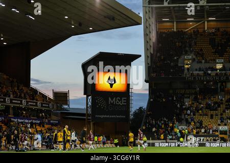 Wolverhampton, Royaume-Uni. 26 août 2025. Vue générale à l'intérieur du stade pendant le match de football de la Coupe de Carabao entre Wolverhampton Wanderers et West Ham United au stade Molineux à Wolverhampton, Angleterre crédit : SPP Sport Press photo. /Alamy Live News Banque D'Images
