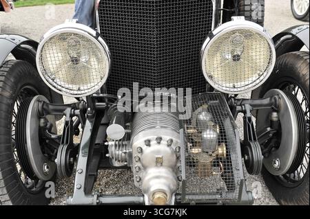 Bentley Van den Plas 4, 5 litres, ventilateur, année de construction 1927, voiture classique, gros plan de l'avant d'une voiture classique avec des phares proéminents et Banque D'Images