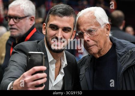 Assago, Italie. 11 octobre 2019. Foto Claudio Grassi/LaPresse11 ottobre 2019 Assago (mi) Italia panier de sport AX Armani Exchange Olimpia Milano vs Zalgiris Kaunas - Turkish Airlines Eurolega 2019/2020 - Mediolanum Forum. Nella foto : Giorgio Armani (patron AX Armani Exchange Olimpia Milano) photo Claudio Grassi/LaPresse 11 octobre 2019 Assago (mi) Italie panier de sport AX Armani Exchange Olimpia Milan vs Zalgiris Kaunas - Turkish Airlines EuroLeague 2019/2020 - Mediolanum Forum. Sur la photo : Giorgio Armani (patron AX Armani Exchange Olimpia Milano) crédit : LaPresse/Alamy Live News Banque D'Images