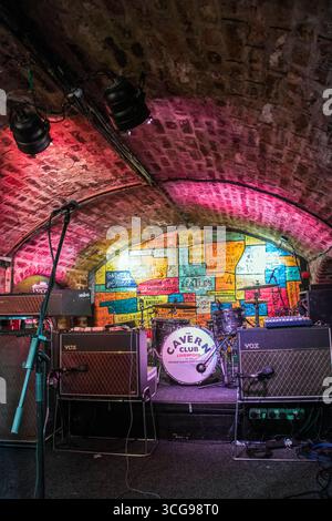 Stage of the Cavern Pub, le spectacle reflète tout depuis les premiers jours de la Cavern, et a été le lieu où la popularité britannique des Beatles a commencé Banque D'Images