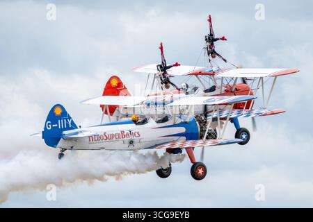 IWM Duxford Summer Airshow Aerosuperbatic Wing Walkers Banque D'Images