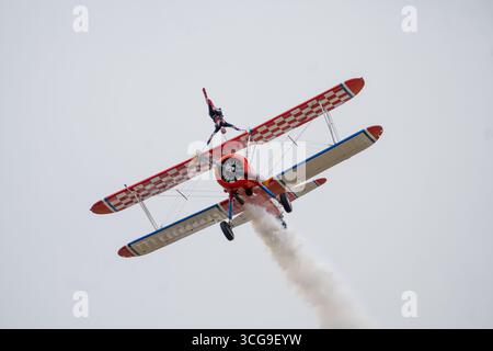 IWM Duxford Summer Airshow Aerosuperbatic Wing Walkers Banque D'Images