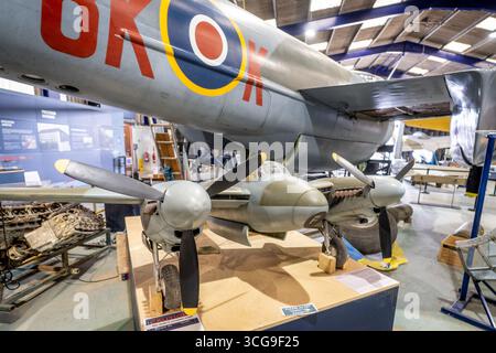 Exposition d'avions d'avant la seconde Guerre mondiale au de Havilland Aircraft Museum en Angleterre Banque D'Images