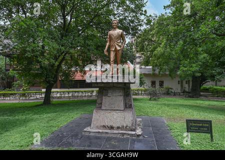 Mumbai. 1er août 2025. Cette photo prise le 1er août 2025 montre une sculpture de Dwarkanath Kotnis à son mémorial au Maharashtra, en Inde. POUR ALLER AVEC 'Feature : un acte de vertu d'un médecin indien pendant la résistance de la Chine contre l'agression japonaise' crédit : Javed Dar/Xinhua/Alamy Live News Banque D'Images