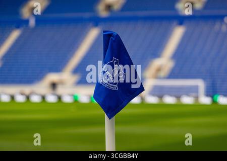 Liverpool, Angleterre, Royaume-Uni. 27 août 2025. Vue générale à l'intérieur du stade Hill Dickinson d'un drapeau Everton Corner pendant le match du 2e tour de la Coupe Everton FC contre Mansfield Town FC Carabao au stade Hill Dickinson, Liverpool, Angleterre, Royaume-Uni le 27 août 2025 crédit : Lee Keuneke/Every second Media crédit : Every second Media/Alamy Live News Banque D'Images