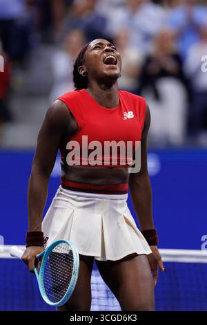 Queens, États-Unis. 26 août 2025. Queens, New York. 26 août 2025 : Coco Gauff (USA) bat Ajla Tomljanovic (AUS) lors de l'US Open 2025. Crédit : Corleve/Alamy Live News Banque D'Images