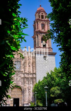 San Miguel de Allende, Mexique - 10 février 2025 : Eglise de San Francisco à San Miguel de Allende, Guanajuato, Mexique. Banque D'Images