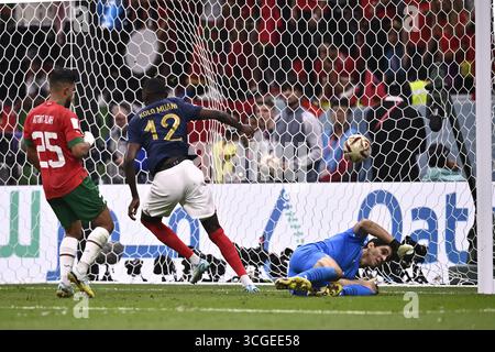 Al Khor, Qatar. 14 décembre 2022. Foto Fabio Ferrari/LaPresse 14 Dicembre 2022 Qatar - Sport - Calcio - Mondiali 2022 Qatar - Francia vs Maroc - demi-finale - Al-Bayt StadiumNella foto : esultanza Francia rete Christopher Nkunku (FRA) 2-0 décembre 14, 2022 Qatar - Sport - Soccer - Qatar 2022- FIFA World Cup - Francia vs Maroc - Groupe C - demi-finale - Al-Bayt dans la photo : Joy France après but StadiumKunku Stadikunku (News) Christopher Nara Live Stadium 2-0 (News Banque D'Images