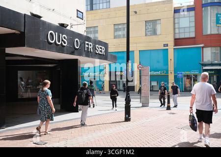 Shoppers Walk Pasta a embarqué dans le grand magasin House of Fraser avec des lettres manquantes sur sa signalétique dans le centre-ville de Birmingham Banque D'Images