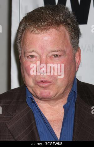 William Shatner appel photo pour son spectacle One Man, « le monde de hatner : nous y allons » aux studios de répétition de rond-point de New York le 10 février 2012 photo Credit: Henry McGee/MediaPunch Banque D'Images