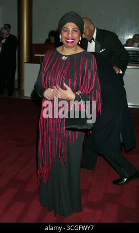 Leontyne Price assiste aux 2002 Kennedy Center Honors au Hall of States du John F. Kennedy Center for the Performing Arts à Washington, DC le 8 décembre 2002. Crédit photo : Henry McGee/MediaPunch Banque D'Images
