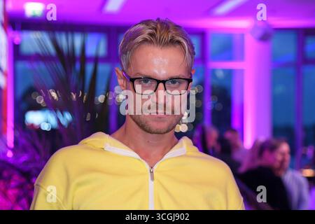 Aaron Königs beim Premieren-Event von THE POWER by Joyn auf dem Alice Rooftop & Garden à Berlin AM 28.08.2025 *** Aaron Königs à la première manifestation de THE POWER by Joyn au Alice Rooftop Garden à Berlin le 28 08 2025 Banque D'Images