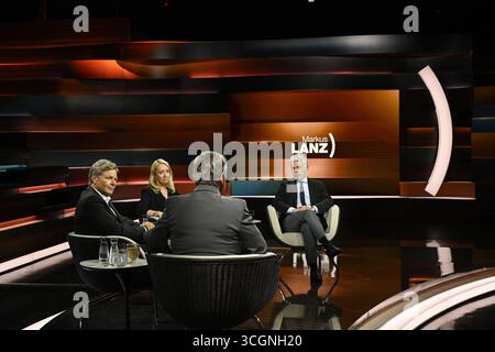 Talkrunde BEI Markus Lanz , ZDF 08/25 Her Robert Habeck, Melanie Amann, Markus Lanz und Carlo Masala v.Li. AM 27. Août 2025 à Markus Lanz , ZDF Aufzeichnung vom 26. Août 2025 TV Fernsehen Talkshow Talk Show Deutschland deutsche Frau deutscher Mann Männer Politiker Politik Grüne Grüner Bündnis 90 Die Grünen Journalistin DER SPIEGEL Redakteurin Autorin Politologe Militärexperte Politikwissenschaftler Wissenschaftler Politik Mann Italien Italien Italienisch Italienisch-deutscher modérateur Fotografie Fotograf journaliste animateur journaliste animateur auteur Banque D'Images