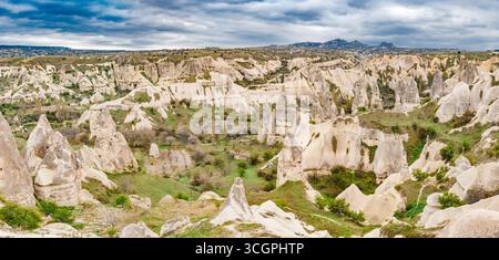 Panorama des paysages rocheux de la Cappadoce, grotte et villes souterraines, Uchhisar Banque D'Images