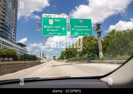 Miami Florida, Interstate Highway I-195, autoroute autoroute autoroutière, panneaux de signalisation verts, sortie Interstate 95 Downtown Fort Lauderdale, State Road 112 Banque D'Images