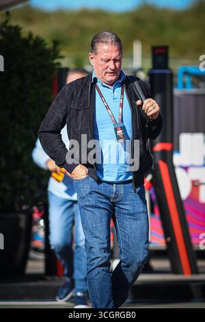 Pays-Bas, pays-Bas. 29 août 2025. Jos Verstappen (NED) père de Max Verstappen Red Bull Racing Honda, et ancien pilote de F1, pour Arrows ; Tyrrel ; Benetton ; Footwork; et Minardi, lors du GP néerlandais, Zandvoort 28-31 août 2025. Championnat du monde de formule 1 2025. Crédit : Agence photo indépendante/Alamy Live News Banque D'Images