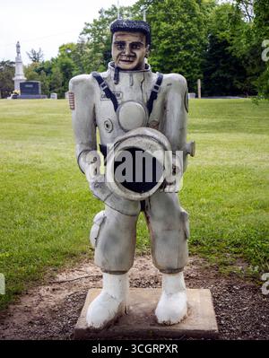 En – Joe, Indiana, les « fameux Indiana Wooden People » sont des statues sculptées à la main de personnages historiques choisis chaque année par une classe locale de 4e année. Banque D'Images