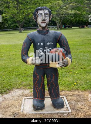 En – Joe, Indiana, les « fameux Indiana Wooden People » sont des statues sculptées à la main de personnages historiques choisis chaque année par une classe locale de 4e année. Banque D'Images