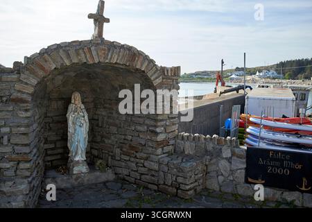 statue de la vierge marie dans le port à leabgarrow pour protéger les marins en mer arranmore arainn mhor comté de donegal république d'irlande Banque D'Images