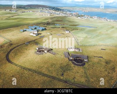 Batterie Ness, près de Stromness, Orcades : un poste d'artillerie côtier de la seconde Guerre mondiale avec des canons de six pouces, des huttes en bois intactes et un rare mess orné de fresques. Banque D'Images