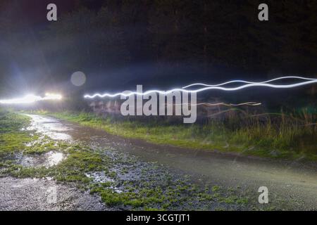 2025 coureurs UTMB à notre-Dame de la gorge, les Contamines-Montjoie, France. Problèmes météorologiques pour toutes les remorques en début de nuit. Crédit : Pierre Galan/Alamy Live News Banque D'Images