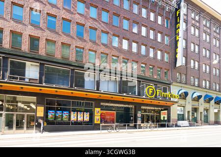 Helsinki, Finlande. Août 26 2025. Vue extérieure d'un cinéma Finnkino dans le centre-ville. Banque D'Images