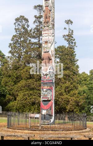 Virginia Water, Royaume-Uni, 6 août 2025 : vue du Totem Pole à Virginia Water, dans le Grand Parc de Windsor Banque D'Images