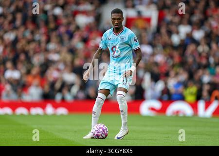 Manchester, Angleterre, Royaume-Uni. 30 août 2025. L'attaquant de Burnley Jaidon Anthony (11 ans) lors du match Manchester United FC contre Burnley FC English premier League à Old Trafford, Manchester, Angleterre, Royaume-Uni le 30 août 2025 crédit : Phil Duncan/Every second Media crédit : Every second Media/Alamy Live News Banque D'Images