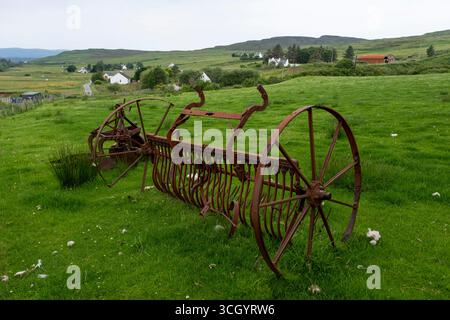 Machines abandonnées pour la fabrication du foin (Tumbling Tam) Glenhinnisdal, île de Skye, Écosse, Royaume-Uni. Banque D'Images