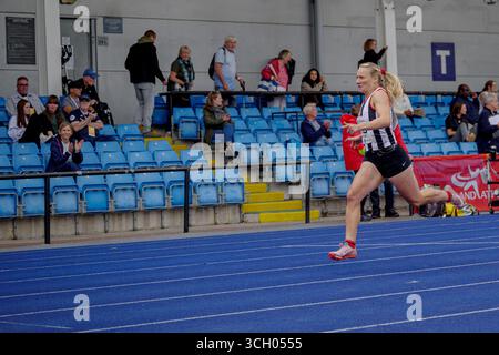 Manchester, Royaume-Uni. 30 août 2025. Hayley McLean remporte le 400 m haies au Manchester International 2025 dans les World Athletics Challenger Series. Crédit : Bradley Taylor Banque D'Images