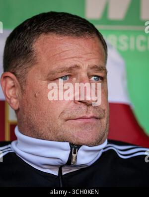 AUGSBOURG, ALLEMAGNE - AOÛT 30 : Max Eberl membre du conseil d'administration du FC Bayern Muenchen avant le match de Bundesliga entre le FC Augsbourg et le FC Bayern München à la WWK-Arena le 30 août 2025 à Augsbourg, Allemagne. © diebilderwelt / Alamy Live News Banque D'Images