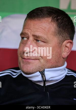 AUGSBOURG, ALLEMAGNE - AOÛT 30 : Max Eberl membre du conseil d'administration du FC Bayern Muenchen avant le match de Bundesliga entre le FC Augsbourg et le FC Bayern München à la WWK-Arena le 30 août 2025 à Augsbourg, Allemagne. © diebilderwelt / Alamy Live News Banque D'Images