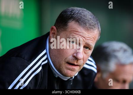 AUGSBOURG, ALLEMAGNE - AOÛT 30 : Max Eberl membre du conseil d'administration du FC Bayern Muenchen avant le match de Bundesliga entre le FC Augsbourg et le FC Bayern München à la WWK-Arena le 30 août 2025 à Augsbourg, Allemagne. © diebilderwelt / Alamy Live News Banque D'Images