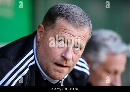 AUGSBOURG, ALLEMAGNE - AOÛT 30 : Max Eberl membre du conseil d'administration du FC Bayern Muenchen avant le match de Bundesliga entre le FC Augsbourg et le FC Bayern München à la WWK-Arena le 30 août 2025 à Augsbourg, Allemagne. © diebilderwelt / Alamy Live News Banque D'Images