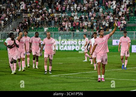 Palerme, Italie. 31 août 2025. Palermo F.C. à la fin du match Italien Serie BKT entre Palermo F.C. vs Frosinone Calcio 30 août 2025 au stade Renzo Barbera à Palerme, Italie crédit : Agence photo indépendante/Alamy Live News Banque D'Images