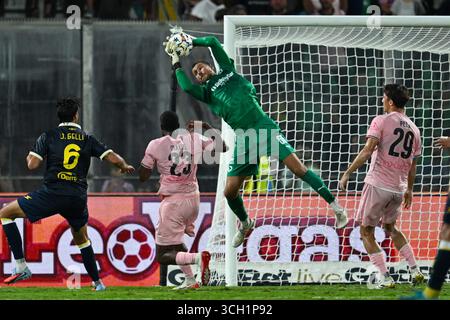 Palerme, Italie. 31 août 2025. Francesco Bardi (Palerme F.C.) lors du match Italien Serie BKT opposant Palermo F.C. vs Frosinone Calcio 30 août 2025 au stade Renzo Barbera à Palerme, Italie crédit : Agence photo indépendante/Alamy Live News Banque D'Images