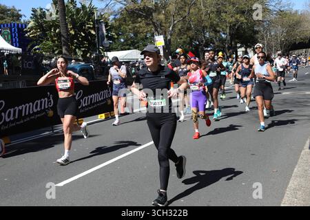 Sydney, Australie. 31 août 2025. Environ 35 000 personnes auraient participé au marathon de Sydney en 2025. La course de cette année est une première dans le cadre de la série des majors mondiaux. Crédit : Richard Milnes/Alamy Live News Banque D'Images