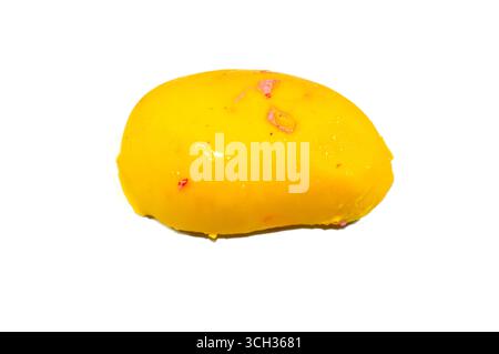 Friandises congelées aromatisées aux fruits de mangue, glaçons ou barres de crème glacée, combinaison de fruits et de crème glacée, assortiment de saveurs un régal rafraîchissant pour l'été, Banque D'Images