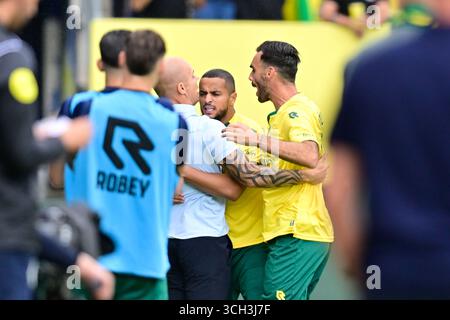 SITTARD, 31-08-2025, Fortuna Sittard Stadium, saison 2025/2026, football néerlandais Eredivisie, match entre Fortuna Sittard et NEC Nijmegen, photo montrant l'entraîneur de Fortuna Sittard Danny Buijs et le joueur de Fortuna Sittard Mohamed Ihattaren crédit : Pro Shots/Alamy Live News Banque D'Images